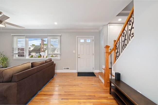 Building Photo - 47 Blondel Dr