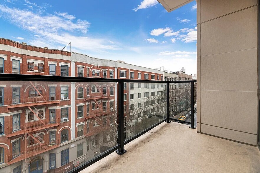 Building Photo - 127 W 112th St