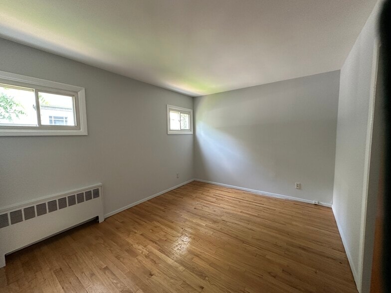 Building Photo - 234 Crombie St