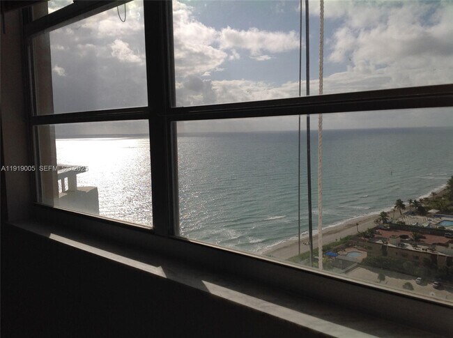 Building Photo - 1950 S Ocean Dr