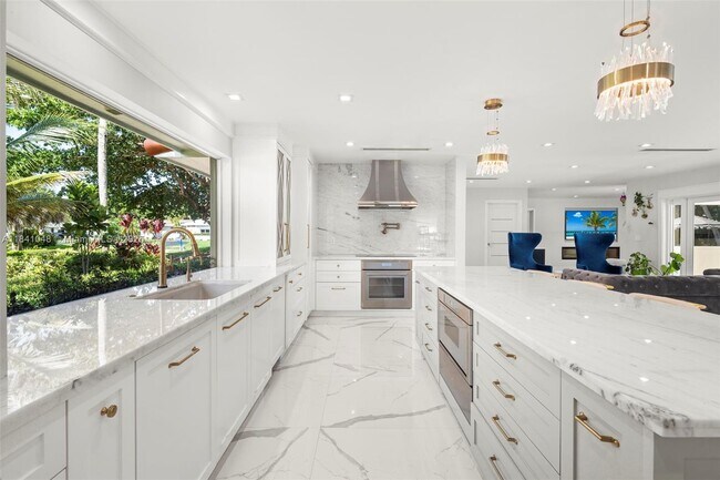 Building Photo - 6561 Marlin Dr