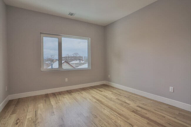 Building Photo - 279 Lafayette Ave
