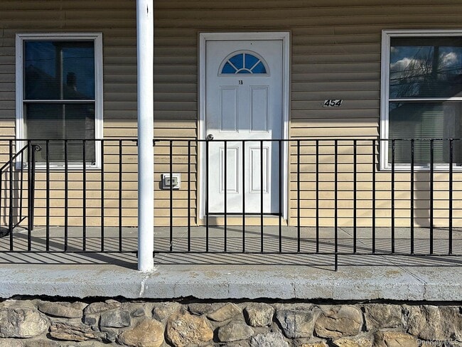 Primary Photo - 454 NY-376