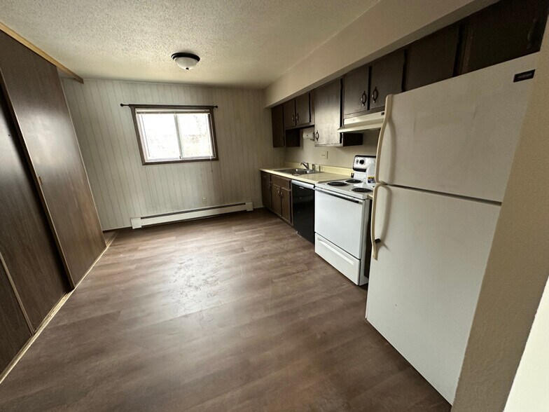 Building Photo - 711 Meadow Ln Ct