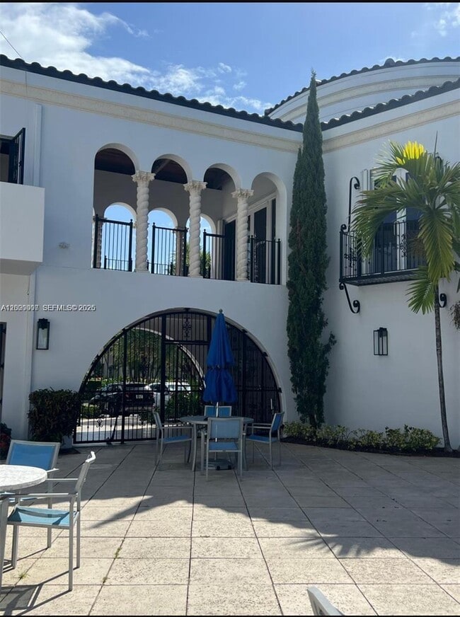 Building Photo - 20931 NE 30th Ct