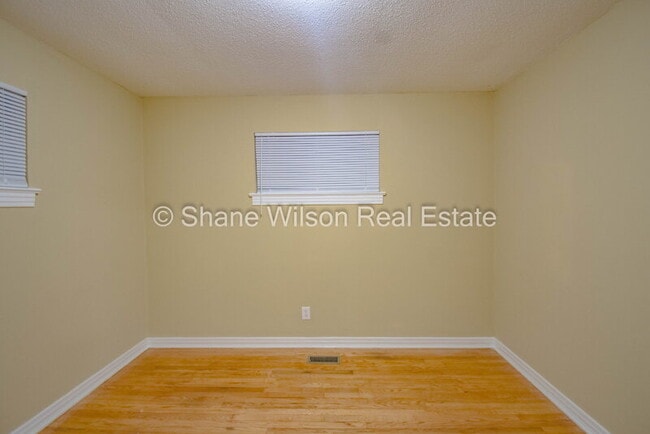 Building Photo - 804 Henderson Ave