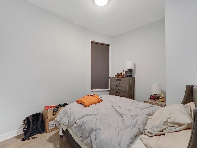 Building Photo - 2652 N Halsted St