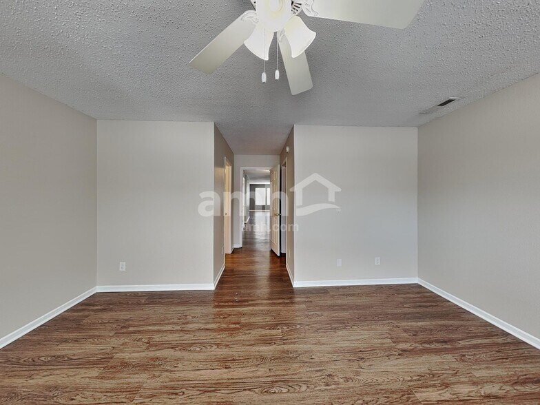 Building Photo - 6847 Tadpole Ct