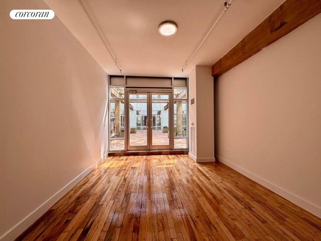 Building Photo - 275 Conover St
