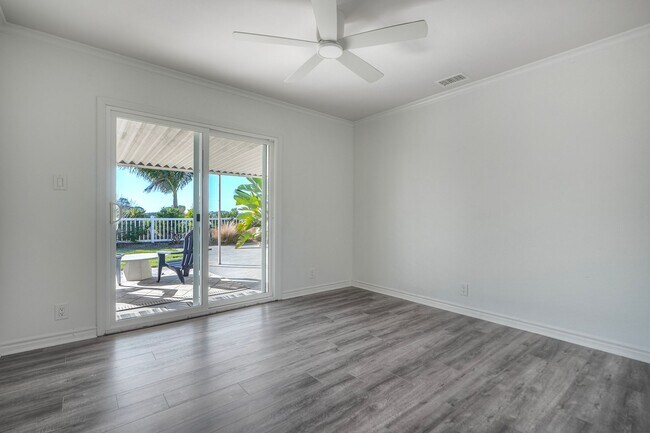 Building Photo - 254 Gloxina St