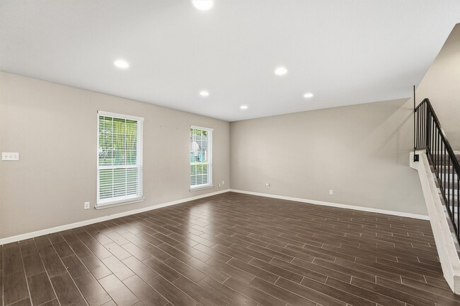 Building Photo - 2325 Triway Ln