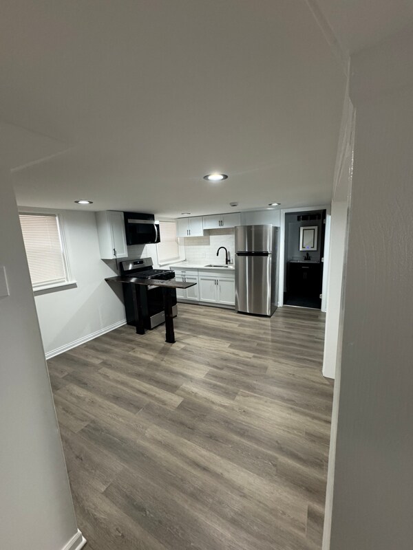 Building Photo - 5510 N Spaulding Ave