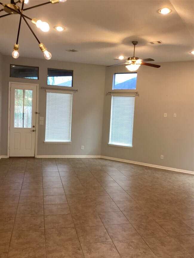Building Photo - 4219 Kendall Rock Ln