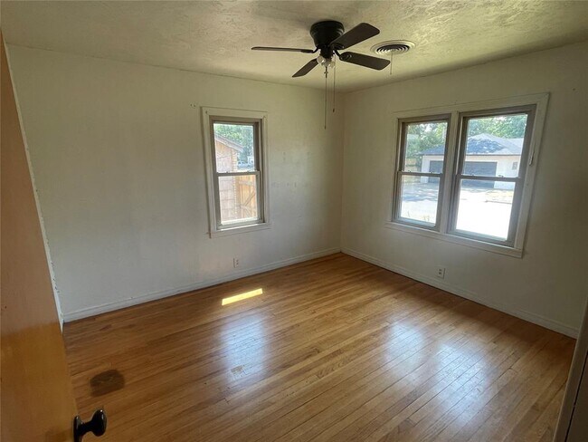 Building Photo - 800 N Caddo St