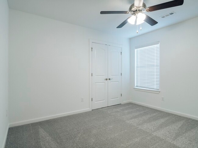 Building Photo - 510 Peach Ave