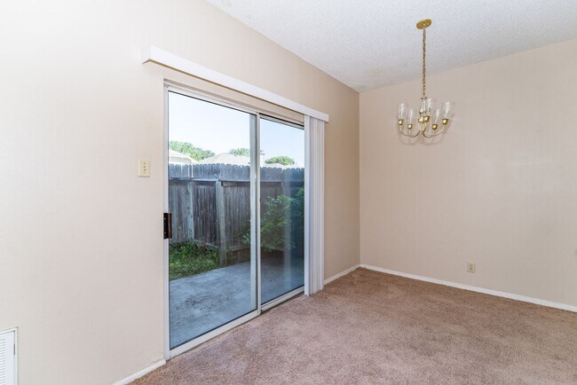 Building Photo - 12205 Magnolia Blossom St