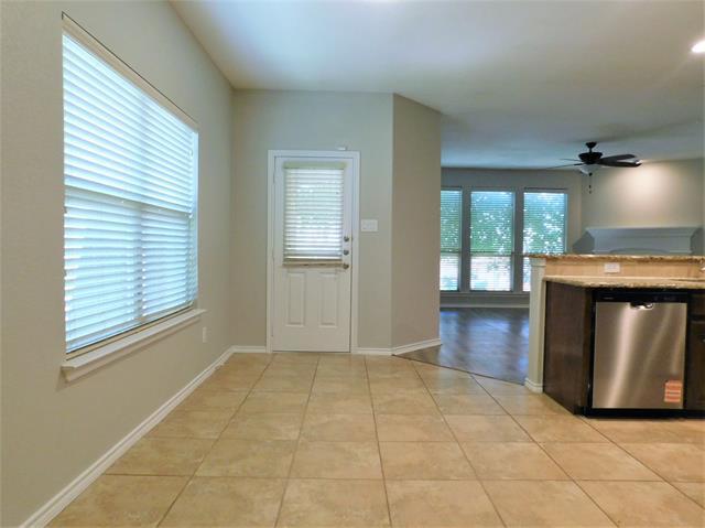 Building Photo - 3324 Hornbeam St