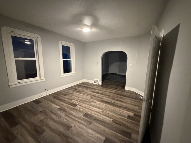 Building Photo - 4144 Hyde Ave