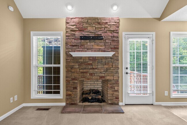 Building Photo - 4 Bedroom Pet Friendly Home For Rent With ...