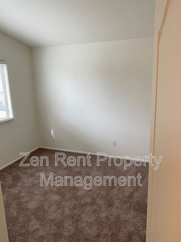 Building Photo - 4150 E Azurite Rd