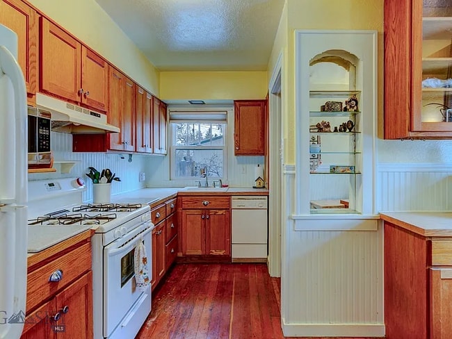 Building Photo - 810 W Lewis St