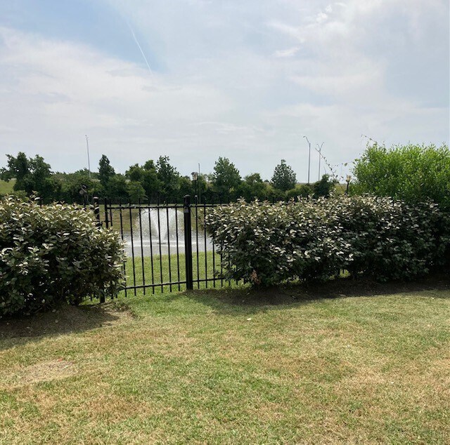 Building Photo - 2643 Dry Creek Dr