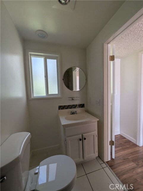 Building Photo - 665 W Altadena Dr