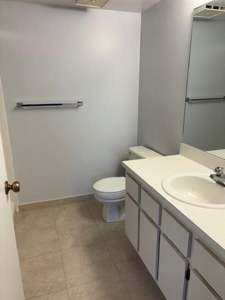 Building Photo - 8850 Royal Palm Blvd