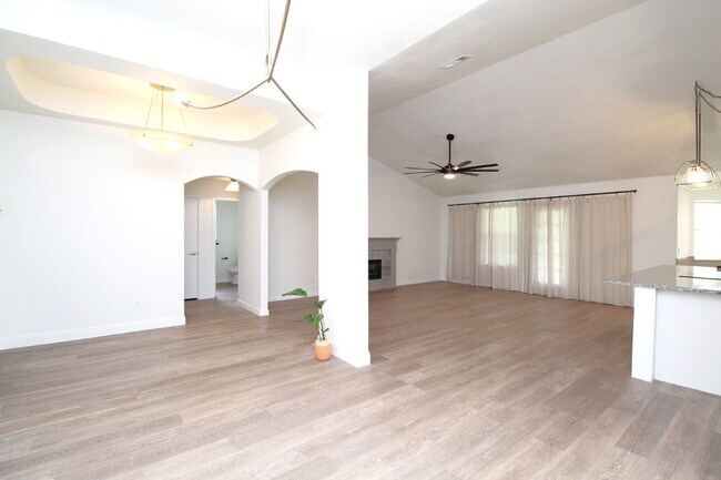 Building Photo - Stunning West Pensacola Home on Nearly an ...