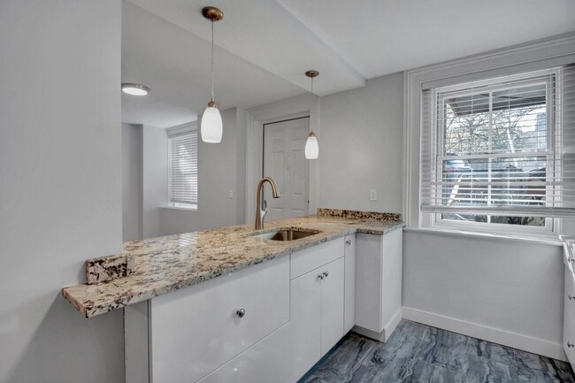 Building Photo - 44 Trumbull St