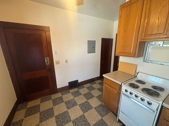 Building Photo - 212-214 N. Blount St.