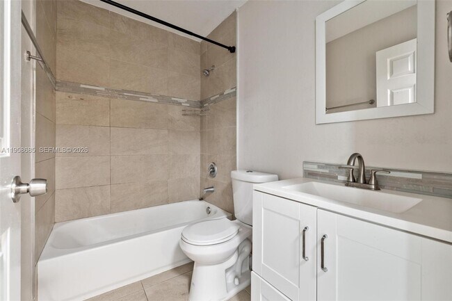 Building Photo - 1458 SE 24th Ct