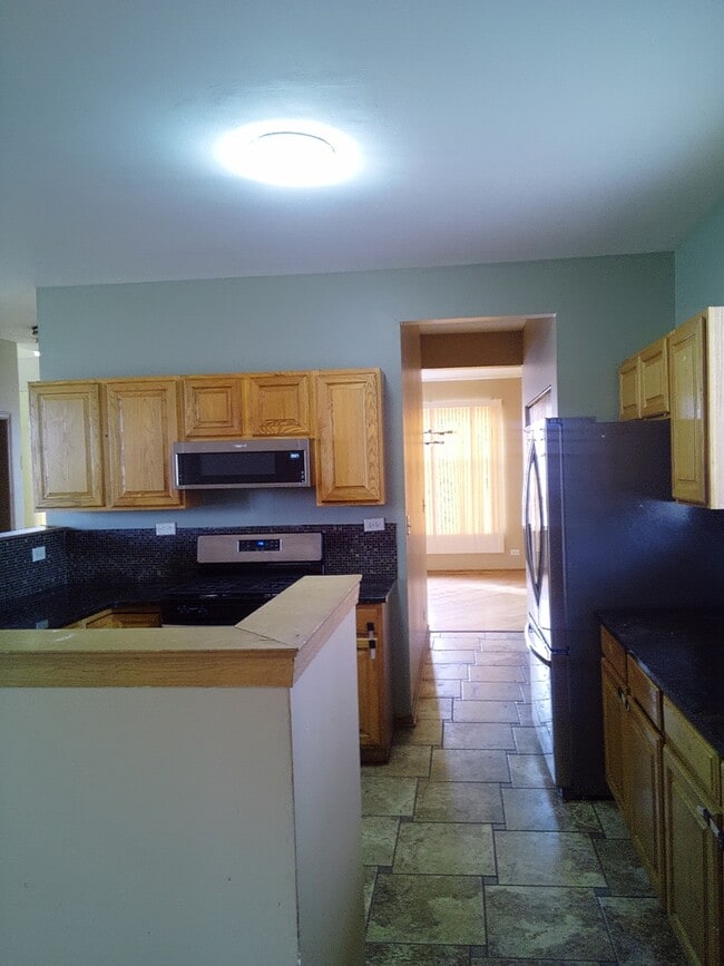 Building Photo - 3230 Holden Cir