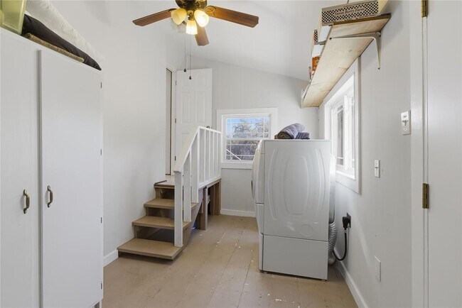 Building Photo - 2505 Belaire W Ln