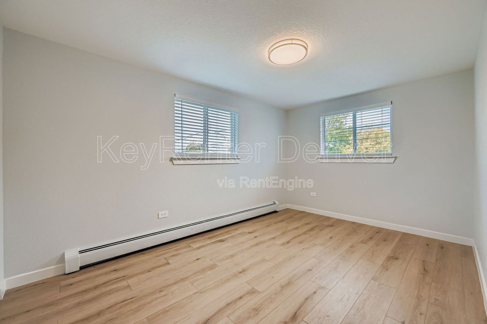 Building Photo - 2356 S Linden Ct