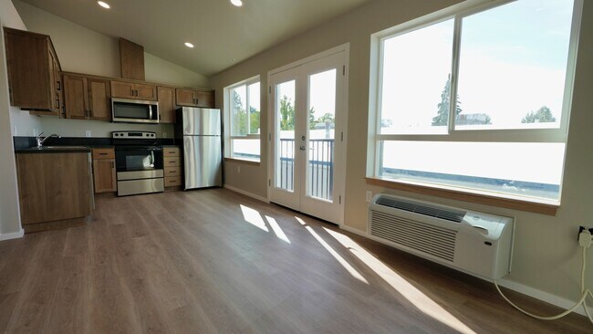 Building Photo - Baker Street Lofts