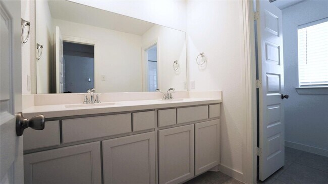 Building Photo - 2624 Gaulding St