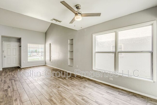 Building Photo - 1419 Persimmon Way