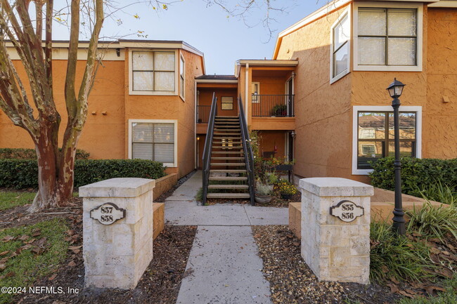 Primary Photo - 858 Shoreline Cir