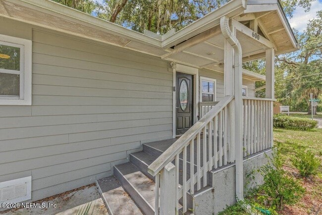 Building Photo - 600 Lemon St