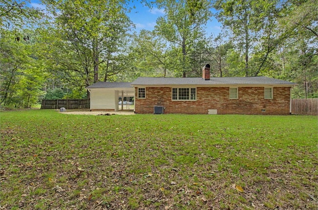 Building Photo - Ranch Home on Private lot in Chapel Hill