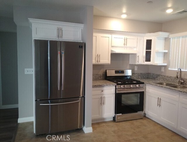 Building Photo - 2051 W Florence Ave