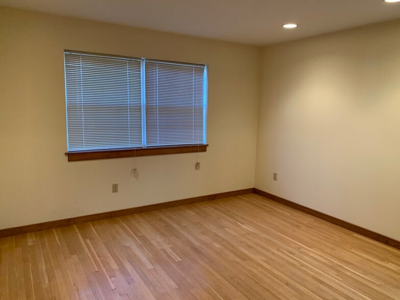 Master Bedroom - 1 Union Ave