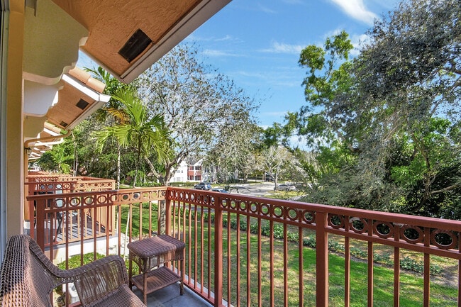 Building Photo - 2030 Alta Meadows Ln