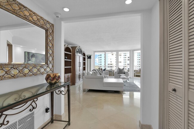 Building Photo - 550 S Ocean Blvd