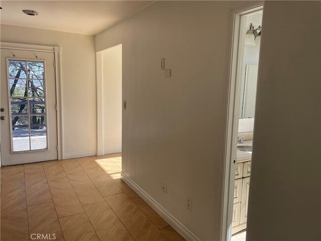 Building Photo - 1412 Pine Heights Way