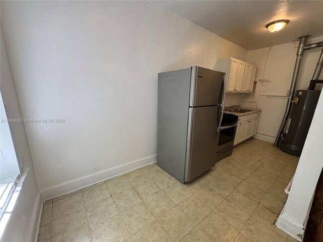 Building Photo - 177 NE 50th St