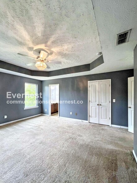 Building Photo - 441 Vailview Dr