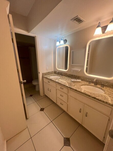 Building Photo - 3813 Whiterock Trail