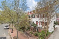 Building Photo - 2015 Allen Pl NW